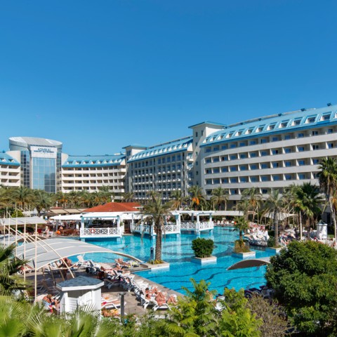 Crystal Admiral Resort Suites & Spa